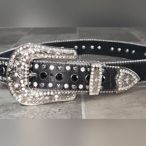 WESTERN LEATHER RHINESTONE BELT.